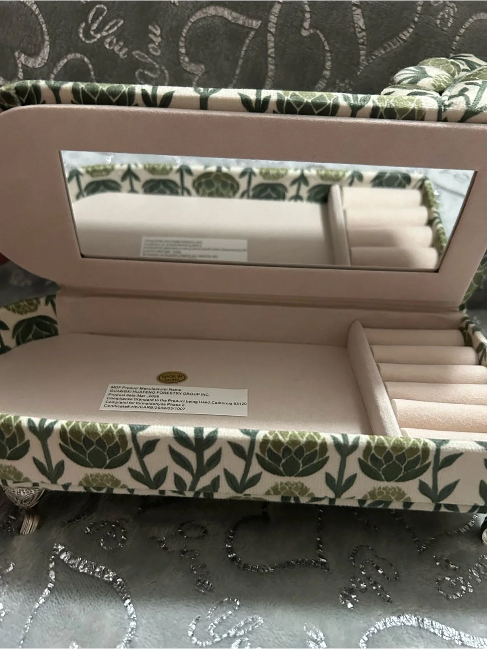 NWT Hilabee, Forest Green Leaves Mini Chaise Lounge Sofa Jewelry Box